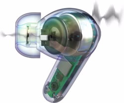 Gros plan sur un écouteur JLab JBuds ANC 3, détaillant la zone de contrôle tactile.