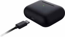 Un utilisateur portant les écouteurs Razer Hammerhead Pro HyperSpeed pendant une session de jeu.