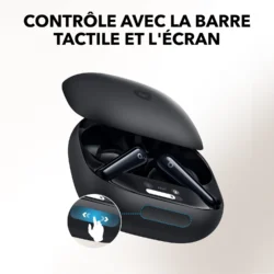 A3954N11_DTC_listing_image_TD02_US_V1 Gros plan sur l'écouteur Soundcore Liberty 4 Pro, montrant le design intra-auriculaire et les grilles de micros.