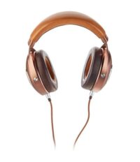 Casque-Hi-Fi-filaire-Focal-Stellia Focal Stellia en gros plan, montrant le driver béryllium pur M-dome et les finitions en cuir cognac.