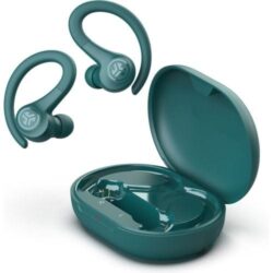 Ecouteur-JLab-Go-Air-Sport-B09RG6XS-Sans-fil-Bluetooth-Intra-Auriculaire-Son-Personnalise-EQ3-Bleu-Sarcelle JLab Go Air Sport Graphite, vue d'un écouteur montrant le crochet d'oreille et le logo JLab.