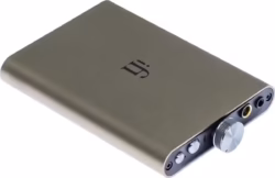 iFi hip-dac 3 connecté à un smartphone pour une écoute portable haute-fidélité.