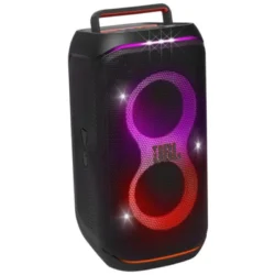 Enceinte JBL PartyBox Club 120 noire avec anneaux lumineux LED activés.