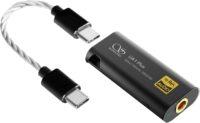 Shanling UA1 Plus DAC USB, vue de face avec le câble USB-C intégré.