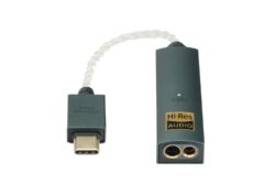 51S6Tf657bL._SL1500_ Le DAC iFi GO link Max connecté à un smartphone pour une utilisation nomade.