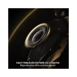 5707119048187_h_f_l_2 Le casque Arctis Nova Elite porté par un utilisateur en intérieur, mettant en avant le design sobre pour usage nomade.