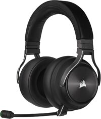 Casque Corsair Virtuoso RGB Wireless XT couleur ardoise (Slate), montrant le micro amovible et le rétroéclairage RGB discret sur l'oreillette.