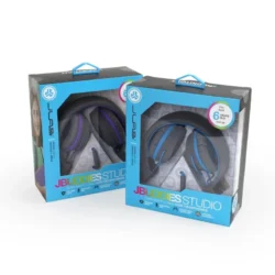 7254-jlab-jbuddies-studio-auriculares-para-ninos-plegables-violeta-review Image montrant le port USB-C moderne du JLab JBuddies Studio 2 pour la recharge rapide.