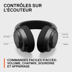 Vue du casque Arctis Nova 7 sur un bureau, montrant l'arceau réglable et les oreillettes en tissu AirWeave.