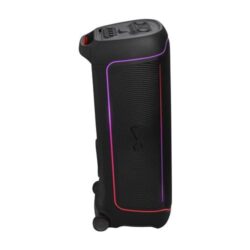 Enceinte-sono-DJ-JBL-Partybox-Ultimate-Noir (4) Focus sur les roulettes et la poignée de transport de la JBL PartyBox Ultimate.