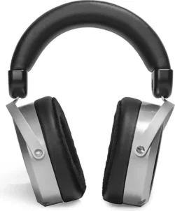 he-400se_606ebec4956e5_600 Le pack Hifiman HE400se avec son câble détachable et adaptateur jack.
