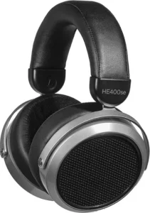Casque ouvert Planar Magnétique Hifiman HE400se en finition argent et noir avec pads hybrides.