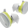 Écouteurs Bose Sport Earbuds noirs avec leurs ailettes StayHear Max.
