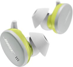 Écouteurs Bose Sport Earbuds noirs avec leurs ailettes StayHear Max.