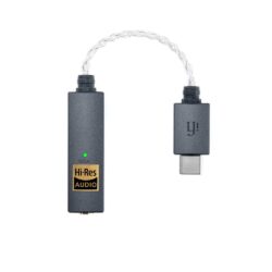 Vue rapprochée du port USB-C du iFi GO Link.