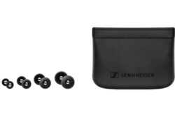 Ecouteurs-Sennheiser-CX-300S-Noir (2) Contenu de la boîte du Sennheiser CX 300S incluant la pochette et les embouts.