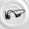 Étui de transport rigide fourni avec le Shokz OpenRun Pro.