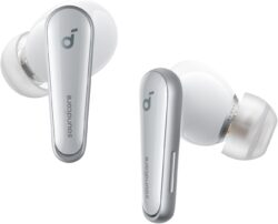 Écouteurs Soundcore Liberty 4 noirs avec boîtier de charge et capteur cardiaque apparent.