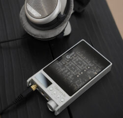 questyle-sigma-pro-dac-amplificateur-portable-audiophile-distorsion-quasi-nulle-4 Questyle Sigma Pro – DAC/amplificateur portable audiophile à distorsion quasi nulle – vue détail